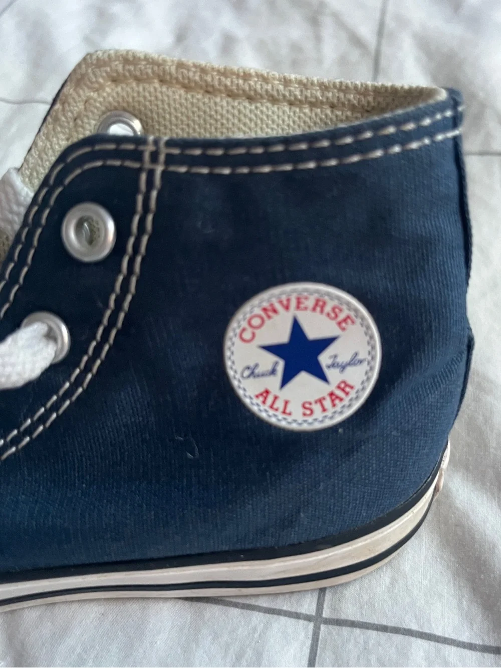 Converse Kids Sz 9 Navy High-Top Sneakers